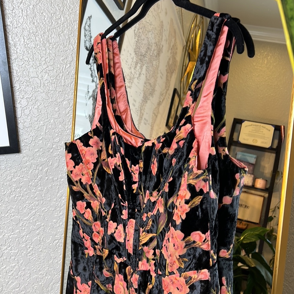 HOUSE OF CB 'Lexi' Black Floral Devore Velvet Corset Dress NWOT - Picture 13 of 16